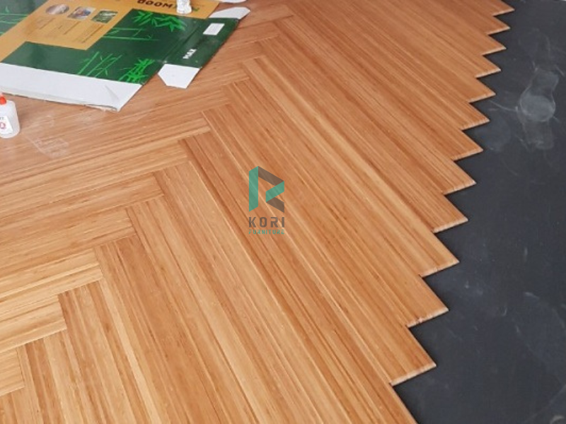 Sàn Gỗ Xương Cá Komas KM86 5 sàn gỗ tự nhiên lắp xương cá, báo giá sàn gỗ xương cá, thi công sàn gỗ xương cá komas,