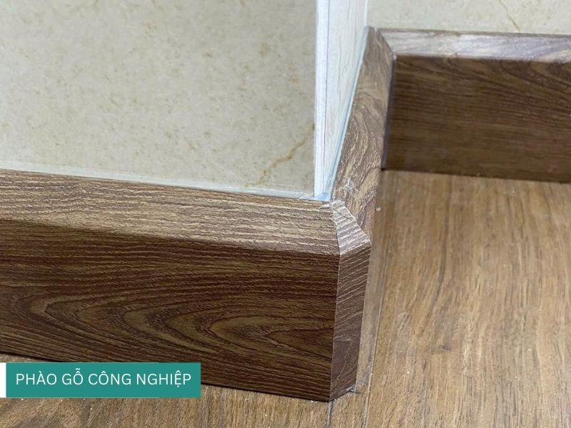 Phào gỗ công nghiệp chịu nước có tốt không? 20 mẫu len gỗ 4 len chân tường gỗ công nghiệp
